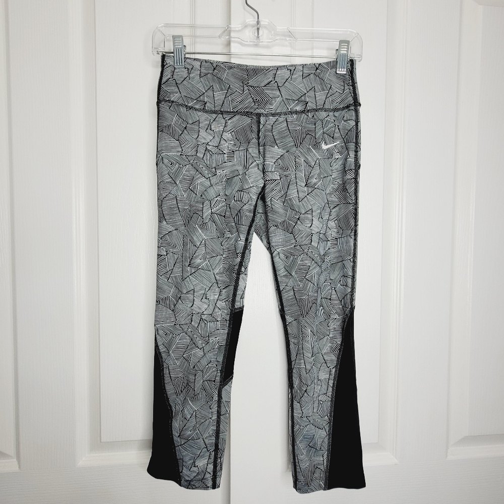 Nike Black Dri-Fit STAY WARM Relay Running Capri/Tights Pants Size small